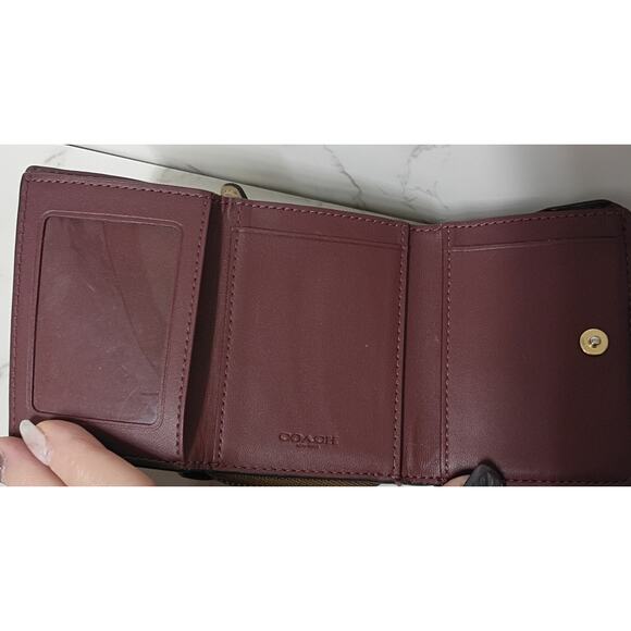 COACH Small Tri-Fold Wallet in Signature Coated Canvas w/ Floral Print - EUC - Picture 4 of 7